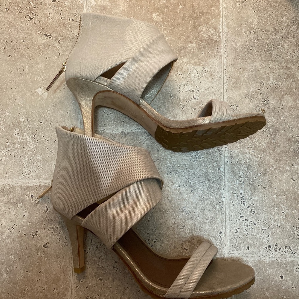 donald j pliner metallic heels